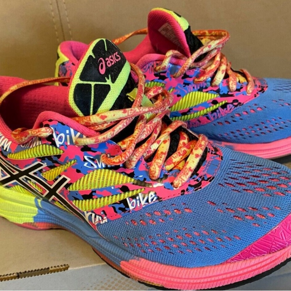 Retail $125 Asics Womens Gel Noosa T580N Sneakers, Size 8, super comfortable